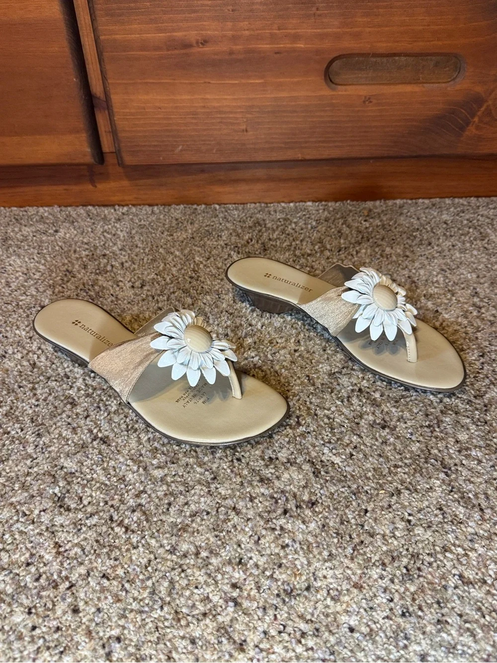 Naturalizer Tan Sandal with White Floral Accent